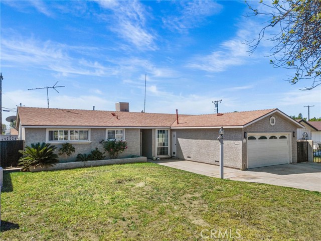 Detail Gallery Image 3 of 38 For 218 Foxbury, Pomona,  CA 91767 - 3 Beds | 2 Baths