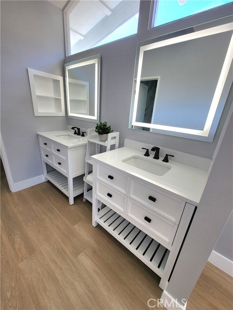 Detail Gallery Image 15 of 23 For 17148 Escalon, Encino,  CA 91436 - 4 Beds | 2/1 Baths