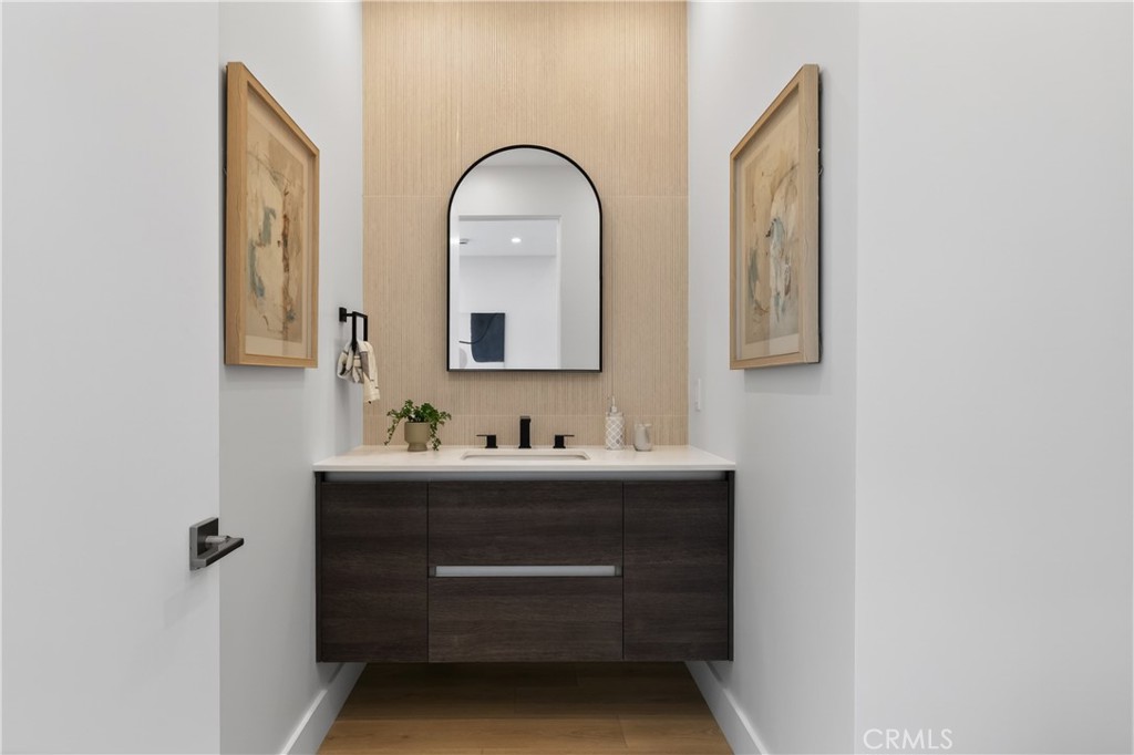 https://media.crmls.org/medias/8d898c21-4c9c-4b6b-9188-ba42f840cd9b.jpg?preset=X-Large