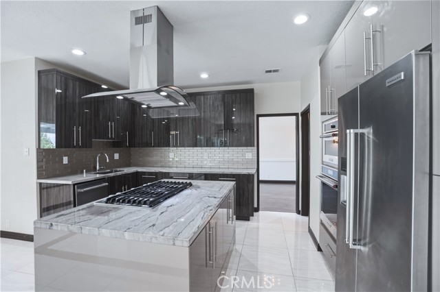 Image 32 of 73 For 3537 Foxglove Road