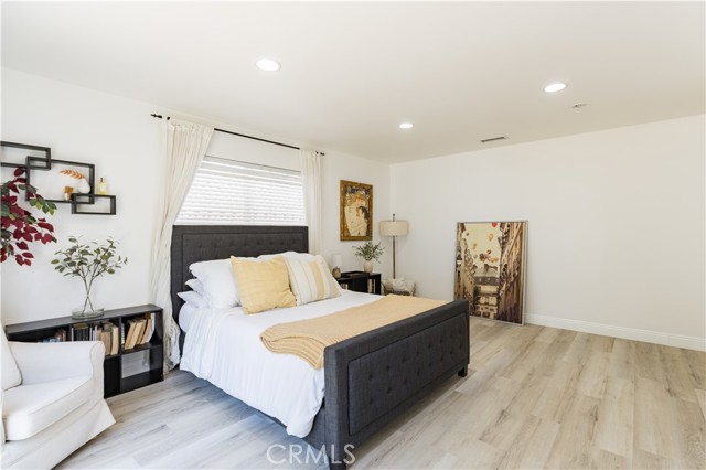 Detail Gallery Image 28 of 51 For 23414 Clarendon St, Woodland Hills,  CA 91367 - 5 Beds | 4 Baths