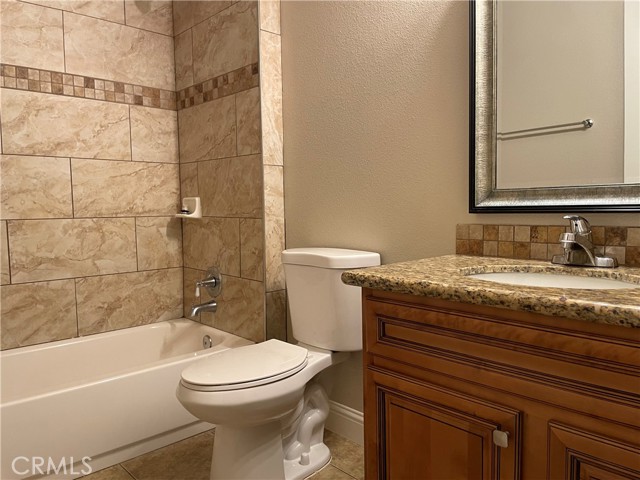 Detail Gallery Image 15 of 19 For 2538 N Thorne, Fresno,  CA 93704 - 5 Beds | 3 Baths