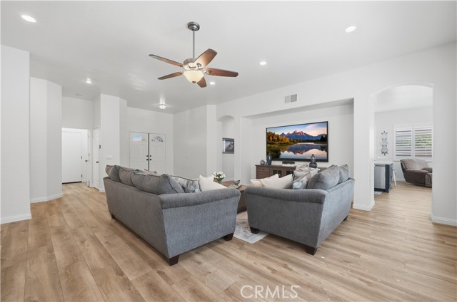 Detail Gallery Image 6 of 37 For 23553 Bending Oak Ct, Murrieta,  CA 92562 - 4 Beds | 2/1 Baths