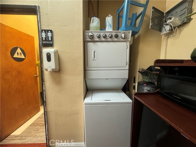 12115 Carson St, Hawaiian Gardens CA: https://media.crmls.org/medias/8d8c6afa-0ae4-4fac-a0cd-5a789b086460.jpg