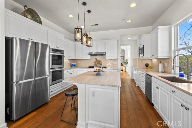 Detail Gallery Image 14 of 66 For 380 Highland Oaks Ct, Fallbrook,  CA 92028 - 5 Beds | 4/1 Baths