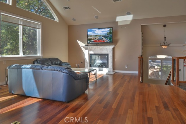 Detail Gallery Image 8 of 37 For 237 E Zermat Dr, Crestline,  CA 92325 - 4 Beds | 3/1 Baths