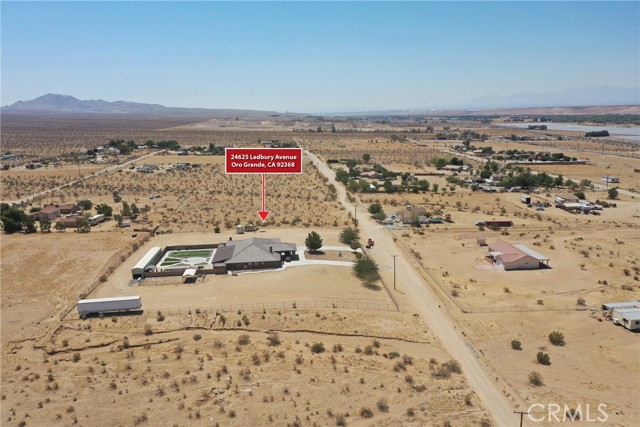 24625 Ledbury Road, Oro Grande CA: https://media.crmls.org/medias/8d8f4951-b697-4b11-bf2c-bd6fc4998a6a.jpg