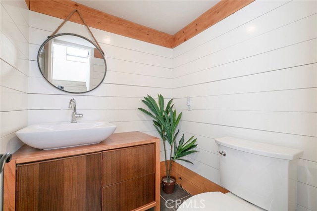 11911 Magnolia Boulevard, Valley Village CA: https://media.crmls.org/medias/8d8fff11-1ffe-4a36-8170-22435765d850.jpg