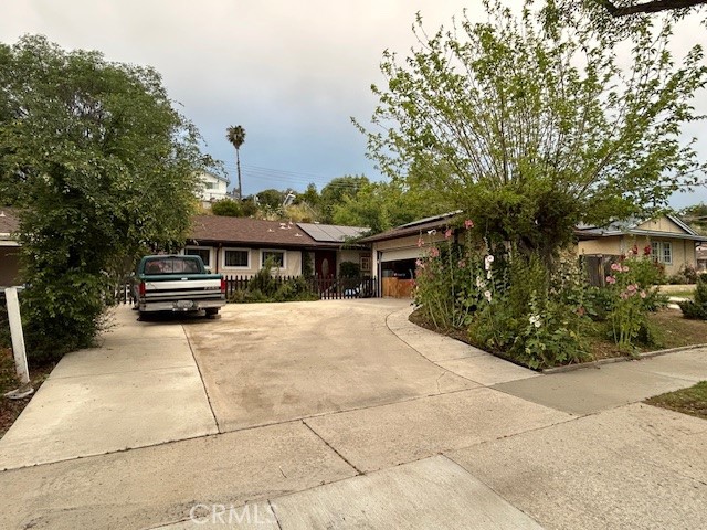 Detail Gallery Image 4 of 26 For 27135 Cabrera, Saugus,  CA 91350 - 4 Beds | 2 Baths