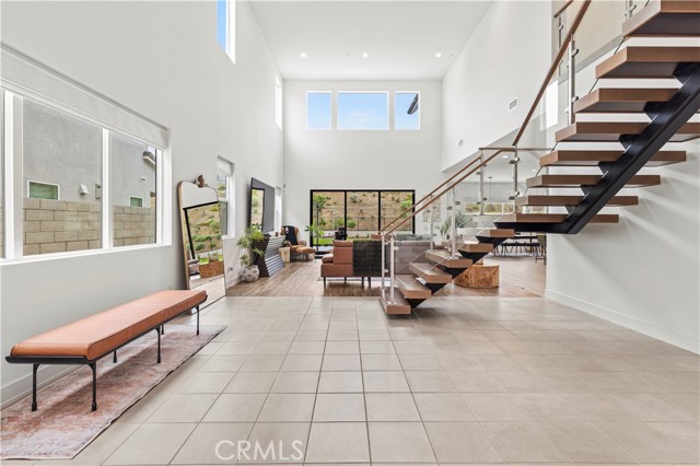 Detail Gallery Image 3 of 74 For 27526 Elderberry Dr, Valencia,  CA 91381 - 5 Beds | 5/1 Baths