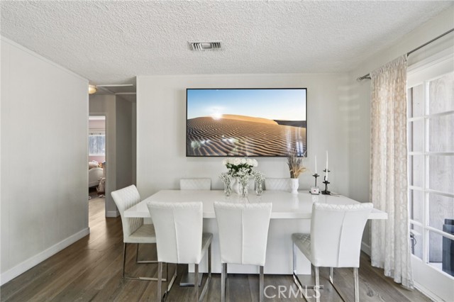 8040 Troost Avenue, North Hollywood CA: https://media.crmls.org/medias/8d91400a-65a5-430f-93fd-d27048206c47.jpg