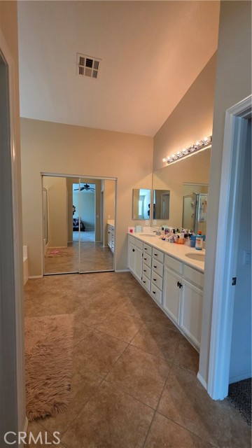 Detail Gallery Image 15 of 19 For 23920 Silverleaf, Murrieta,  CA 92562 - 5 Beds | 3 Baths