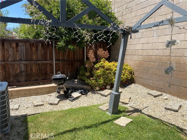 17620 Comfrey Drive, San Bernardino CA: https://media.crmls.org/medias/8d92a431-d233-4551-ad15-55f7c70812c1.jpg