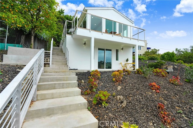 Detail Gallery Image 1 of 13 For 3819 Sunset Dr, Los Angeles,  CA 90027 - 3 Beds | 2 Baths