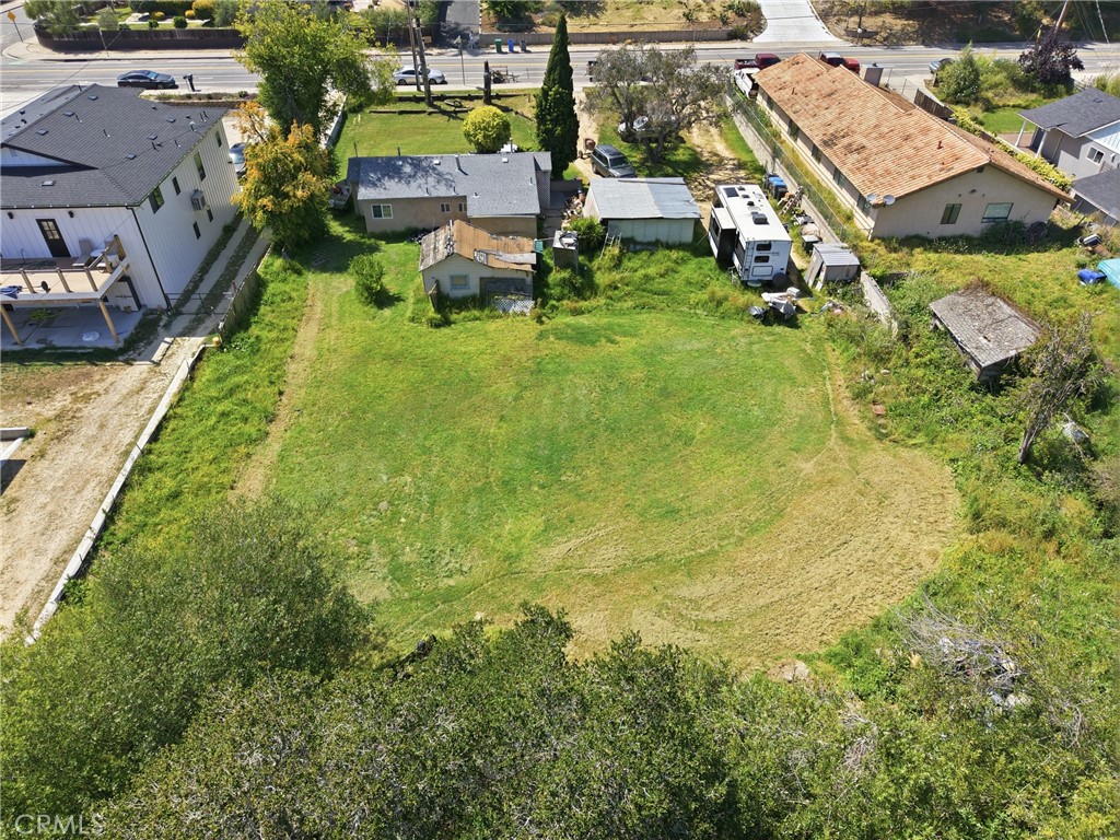 https://media.crmls.org/medias/8d93b361-2ec0-4c24-b9be-e7182a48eaca.jpg?preset=X-Large
