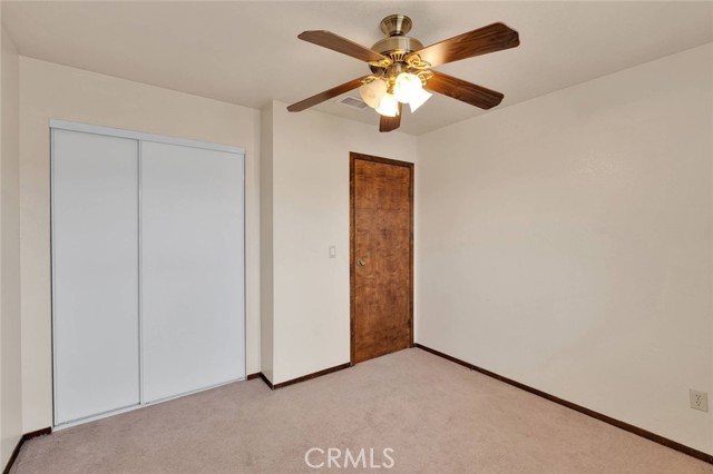 27580 Linda Vista Road, Barstow CA: https://media.crmls.org/medias/8d94001f-b26b-482a-a1af-527c0eb4374b.jpg