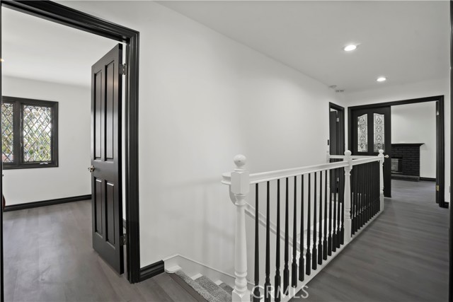 Detail Gallery Image 25 of 49 For 9853 Wish Ave, Northridge,  CA 91325 - 5 Beds | 2/1 Baths