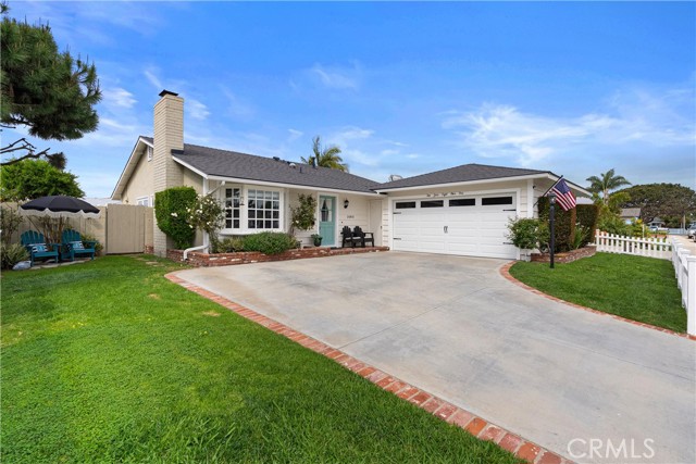 Detail Gallery Image 3 of 38 For 20851 Lancelot Ln, Huntington Beach,  CA 92646 - 4 Beds | 2 Baths