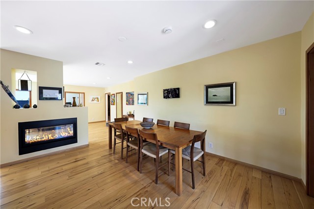 Detail Gallery Image 33 of 56 For 10707 Rochester, Los Angeles,  CA 90024 - 3 Beds | 3 Baths