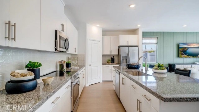 Detail Gallery Image 3 of 18 For 2362 Iris Pedal Ln, Perris,  CA 92570 - 3 Beds | 2 Baths
