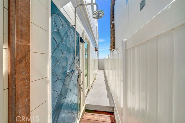 Detail Gallery Image 17 of 38 For 114 E Oceanfront, Newport Beach,  CA 92661 - 3 Beds | 4/1 Baths