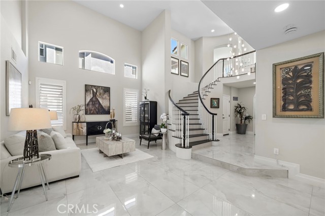 Detail Gallery Image 7 of 56 For 7135 Ashley Dr, Huntington Beach,  CA 92648 - 5 Beds | 3 Baths