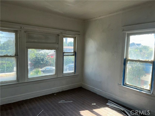 146 E 45th Street, Los Angeles CA: https://media.crmls.org/medias/8d982d5f-0968-41c3-b1a8-654b7548b4c8.jpg