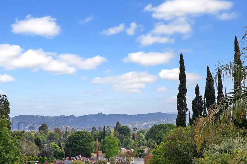 https://media.crmls.org/medias/8d988db8-f384-4992-9aa6-6b47191678ce.jpg?preset=X-Large