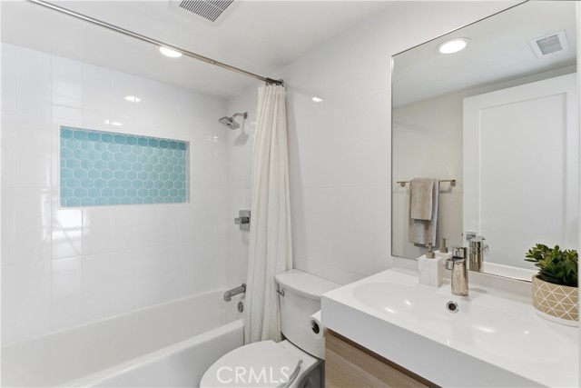 Detail Gallery Image 22 of 36 For 258 Walnut, Newport Beach,  CA 92663 - 3 Beds | 2 Baths