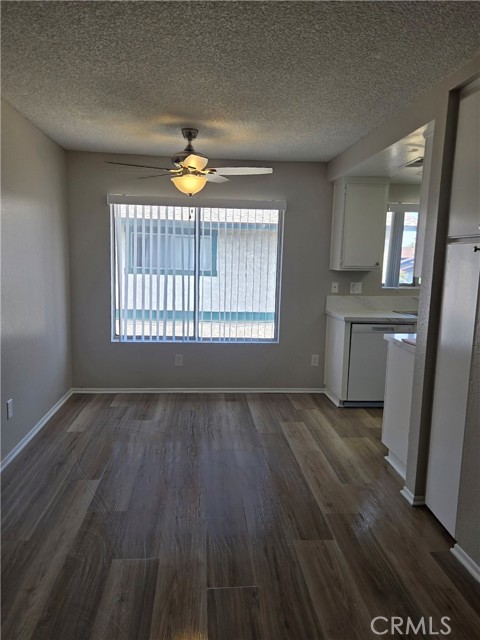 160 Wiseman Way, Upland CA: https://media.crmls.org/medias/8d99c29f-0e82-4ec4-9c1e-890239f25cb3.jpg