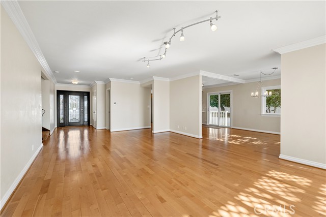Detail Gallery Image 8 of 51 For 949 Falmouth St, Thousand Oaks,  CA 91362 - 4 Beds | 3/1 Baths