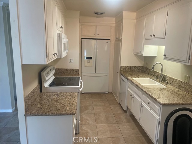 Detail Gallery Image 11 of 25 For 2189 via Mariposa East #R,  Laguna Woods,  CA 92637 - 2 Beds | 1 Baths