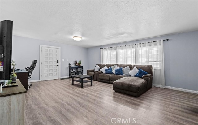 2337 Ogden Street, San Bernardino CA: https://media.crmls.org/medias/8d9a2101-e7a1-48e0-8fa5-2ad55120d4b1.jpg