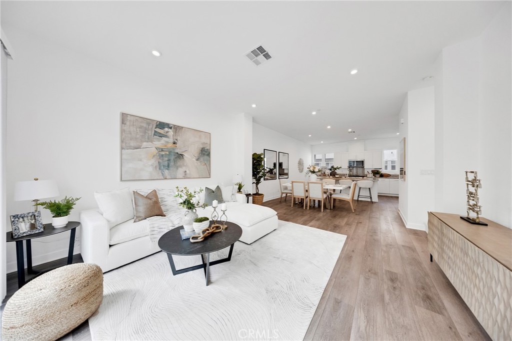1611 W Cara Drive