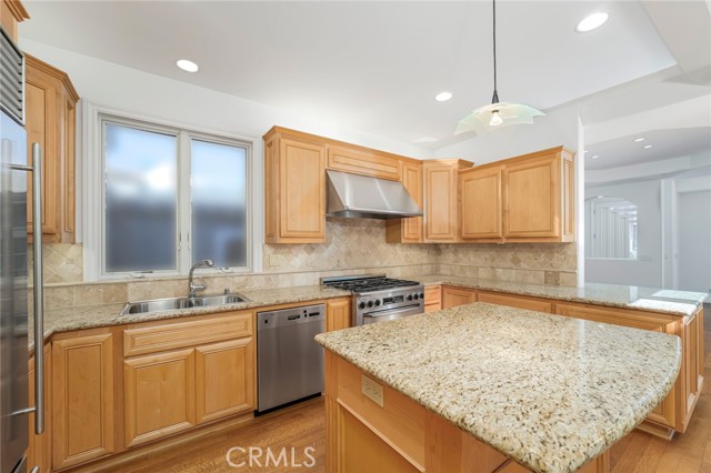 Detail Gallery Image 17 of 42 For 119 Opal Ave, Newport Beach,  CA 92662 - 3 Beds | 2/1 Baths