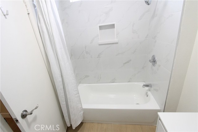 Detail Gallery Image 16 of 24 For 28 S Chapel Ave #E,  Alhambra,  CA 91801 - 3 Beds | 2/1 Baths