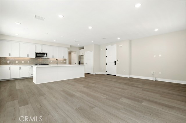 Detail Gallery Image 7 of 38 For 16175 Dawn Way #202,  Tustin,  CA 92782 - 2 Beds | 2 Baths