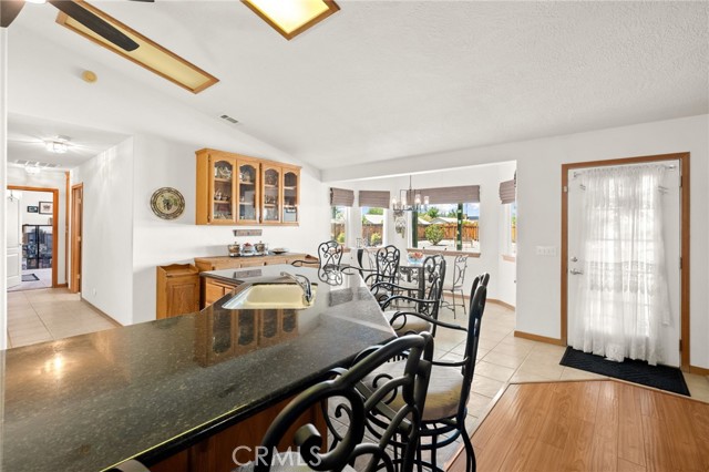 12710 Yorkshire Drive, Apple Valley CA: https://media.crmls.org/medias/8d9b2d03-487c-4a5e-a672-67ddd0991aab.jpg