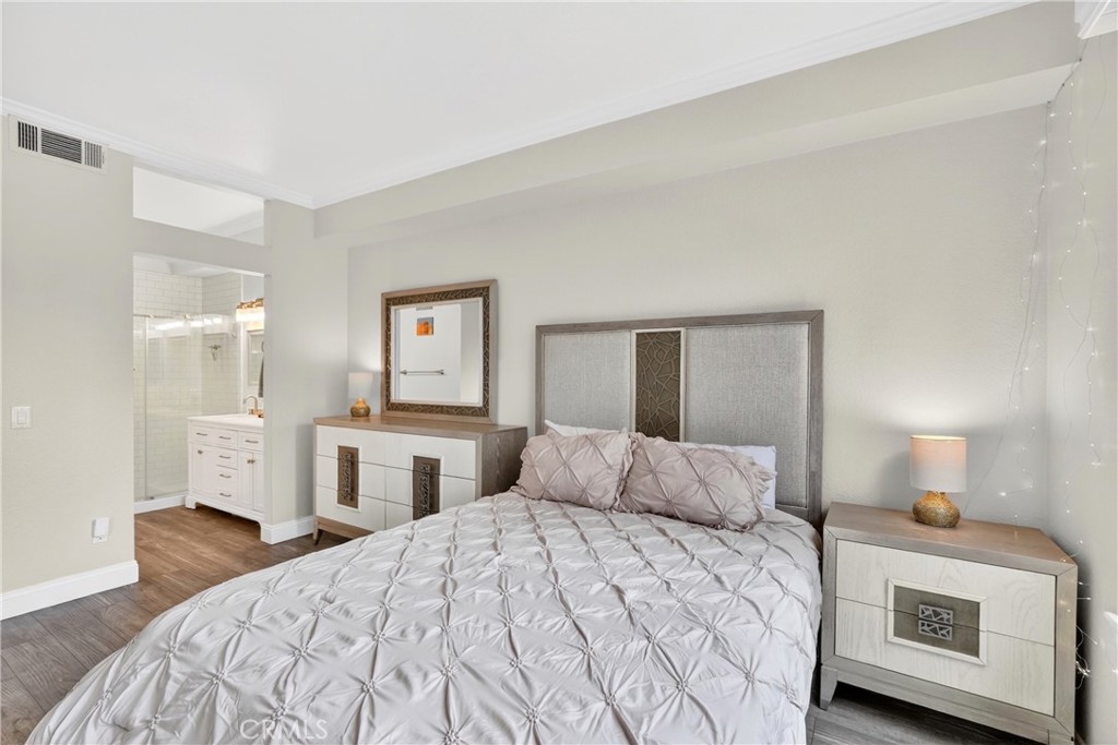 https://media.crmls.org/medias/8d9b33c8-893b-4b98-a3f8-e7283f0c85d0.jpg?preset=X-Large