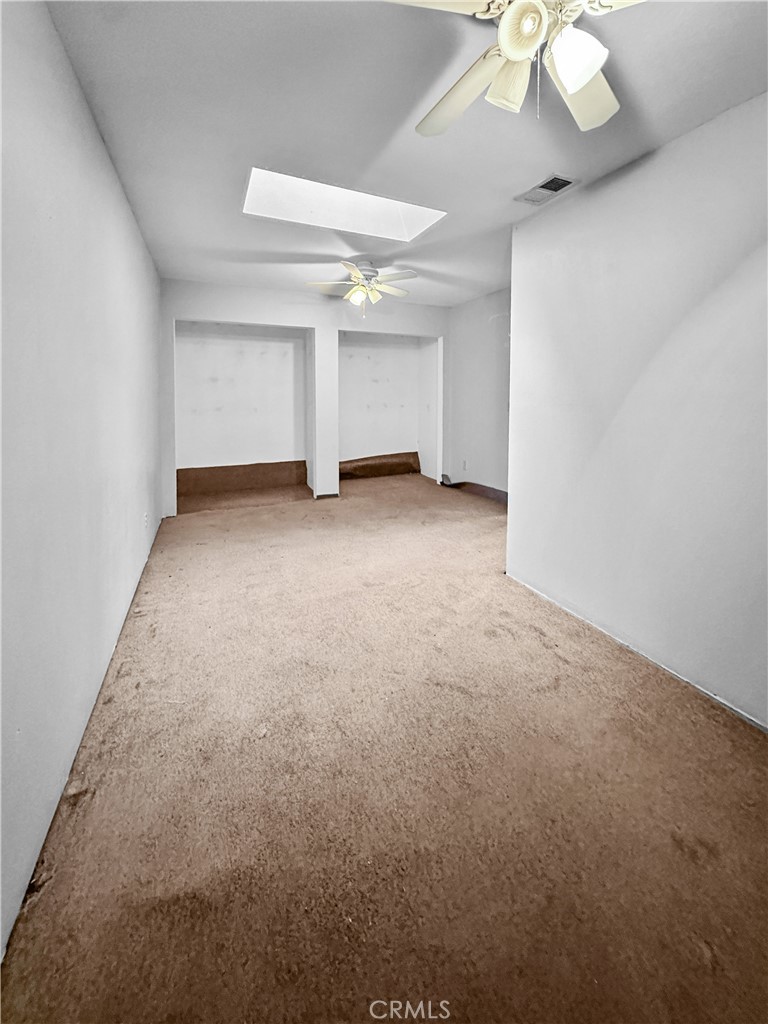 https://media.crmls.org/medias/8d9ba69b-14ff-4d6a-a28c-88412a5ec7d5.jpg?preset=X-Large
