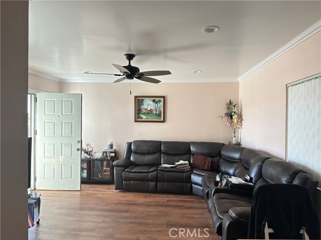 Detail Gallery Image 3 of 10 For 943 E 104th, Los Angeles,  CA 90002 - 2 Beds | 1 Baths