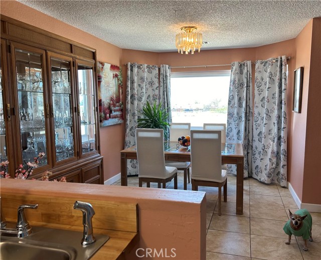 Detail Gallery Image 6 of 26 For 11711 Old Ranch Rd., Victorville,  CA 92392 - 4 Beds | 2 Baths