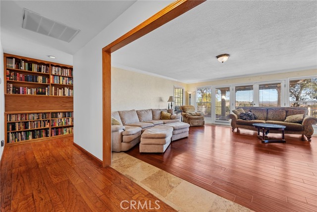 Detail Gallery Image 31 of 62 For 26100 Calle Corveta, Temecula,  CA 92590 - 4 Beds | 2/1 Baths