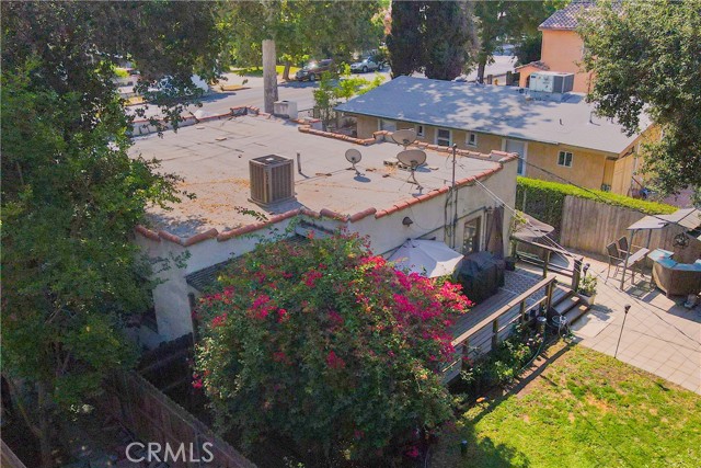 7319 Owensmouth Avenue, Canoga Park CA: https://media.crmls.org/medias/8d9ee4a0-738e-4e90-a229-f640d2fe7070.jpg