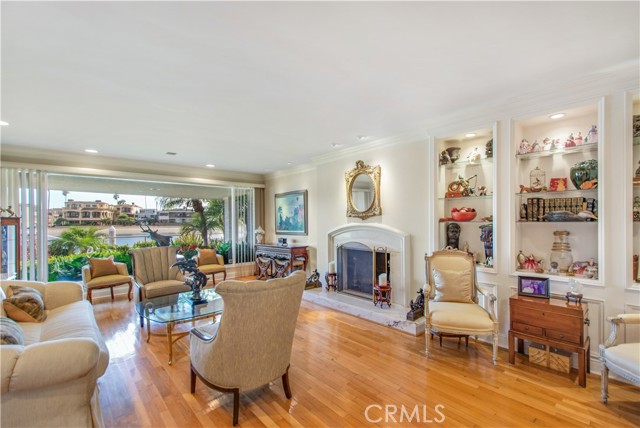 Detail Gallery Image 15 of 58 For 5585 E Corso Di Napoli, Long Beach,  CA 90803 - 3 Beds | 3 Baths