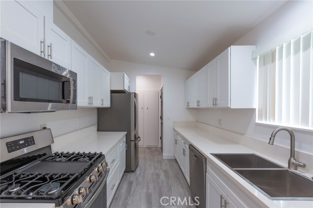 Detail Gallery Image 5 of 17 For 7825 Tujunga Ave, North Hollywood,  CA 91605 - 3 Beds | 2 Baths