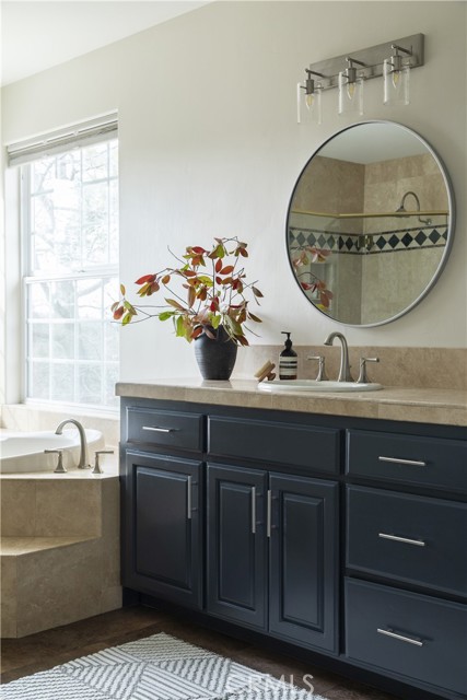 Detail Gallery Image 13 of 37 For 28537 North Shore, Lake Arrowhead,  CA 92352 - 4 Beds | 4/1 Baths