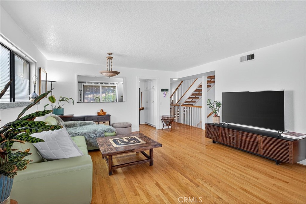 431 Camino De Las Colinas