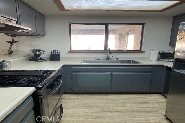 Detail Gallery Image 11 of 14 For 14335 Schooner, Helendale,  CA 92342 - 3 Beds | 2 Baths