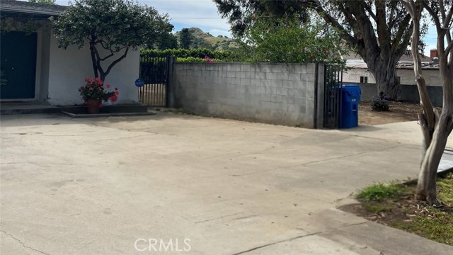 Detail Gallery Image 41 of 45 For 10346 Siesta Dr, Sunland,  CA 91040 - 2 Beds | 3 Baths